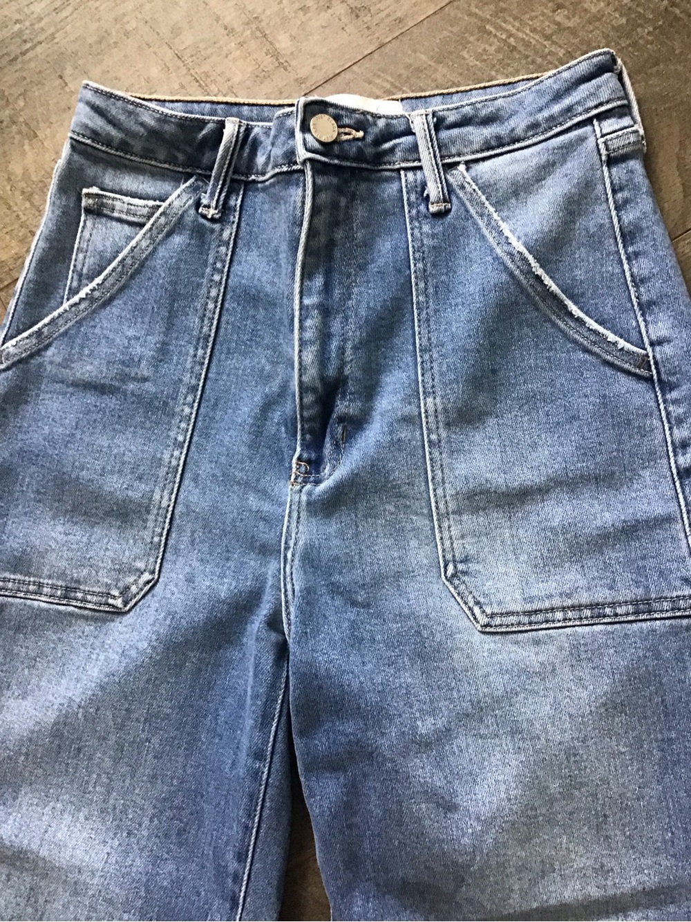 Just Black The patch pocket  Medium Blue High-Rise Wide-Leg Jeans - Picture 5 of 8